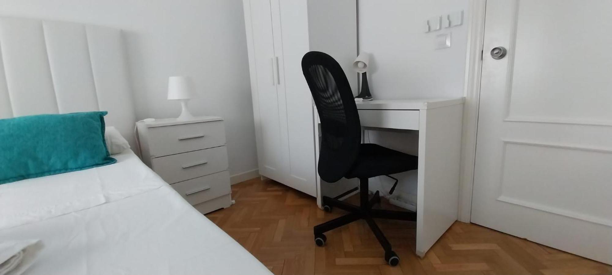 Madrid Center Room Private 7 Minutes Or 4 Metro Stops المظهر الخارجي الصورة